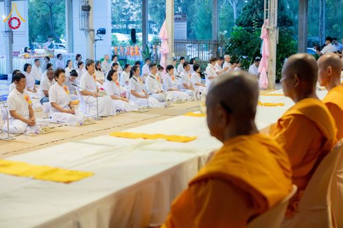 ภาพ No.288293:วันที่ 5 มกราคม พ.ศ. 2569 พิธีถวายภัตตาหารเป็นสังฆทาน แด่พระธรรมยาตรา ในโครงการธรรมยาตรา กตัญญูบูชา มหาปูชนียาจารย์ พระมงคลเทพมุนี(สด จนฺทสโร) พระผู้ปราบมาร อนุสรณ์สถาน 7 แห่ง ปีที่ 14 ณ อนุสรณ์สถานมหาวิหารพระมงคลเทพมุนี (โลตัสแลนด์) อ.สองพี่น้อง จ.สุพรร