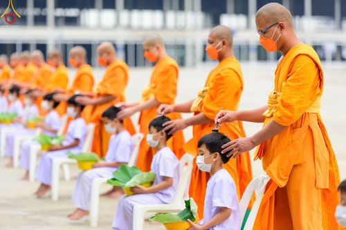 ภาพ No.44024:ประมวลภาพพิธีปลงผม โครงการบรรพชาสามเณรฟื้นฟูพระพุทธศาสนาทั่วไทย ณ ศูนย์อบรมวัดพระธรรมกาย