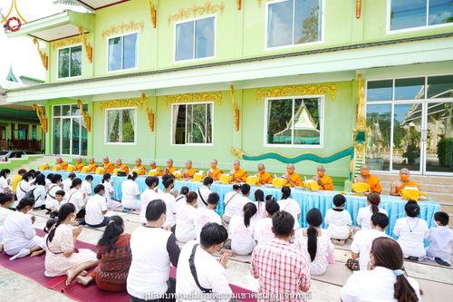 ภาพ No.40733:พิธีตัดปอยผม ปลงผม ขอขมารับผ้าไตรและพิธีบรรพชา ในโครงการอุปสมบท บูชาธรรมมหาปูชนียาจารย์ ประจำปี 2564 ชุดที่ 15