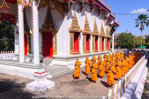 ภาพ No.40829:พิธีตัดปอยผม ปลงผม ขอขมารับผ้าไตรและพิธีบรรพชา ในโครงการอุปสมบท บูชาธรรมมหาปูชนียาจารย์ ประจำปี 2564 ชุดที่ 16