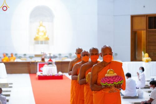 ภาพ No.52206:ประมวลภาพพิธีสักการะพระมงคลเทพมุนี (สด จนฺทสโร) ณ ศูนย์ปฏิบัติธรรมพระมงคลเทพมุนี