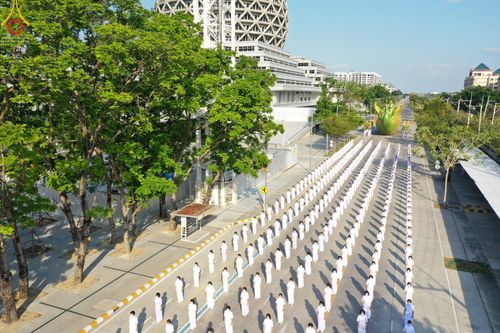 ภาพ No.43278:พิธีอัญเชิญมยุรนาวากาศ บูชาธรรมมหาปูชนียาจารย์ วันพฤหัสบดีที่ 3 กุมภาพันธ์ พ.ศ. 2565