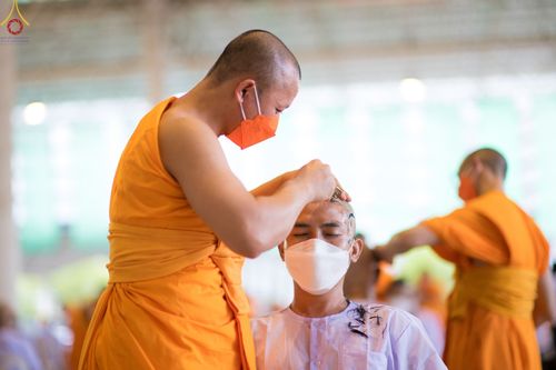 ภาพ No.56794:พิธีปลงผมนาคธรรมทายาท โครงการอุปสมบทบูชาธรรม มหาปูชนียาจารย์ประจำปี 2565 ณ สภาธรรมกายสากล วัดพระธรรมกาย