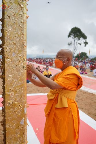 ภาพ No.50681:ประมวลภาพพิธีตักบาตร ณ วัดแม่แพ จ.แม่ฮ่องสอน เนื่องในวันธรรมชัย