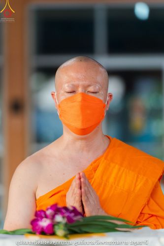 ภาพ No.40407:พิธีตัดปอยผม ปลงผม ขอขมารับผ้าไตรและพิธีบรรพชา ในโครงการอุปสมบท บูชาธรรมมหาปูชนียาจารย์ ประจำปี 2564 ชุดที่ 12