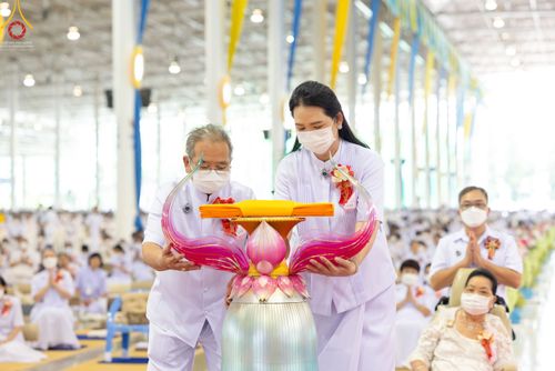 ภาพ No.52473:ประมวลภาพวันคล้ายวันเกิดครบรอบ 138 ปี พระมงคลเทพมุนี (สด จนฺทสโร) พระผู้ปราบมาร ชุดที่ 1