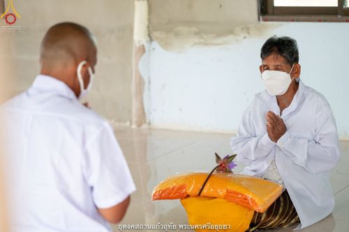 ภาพ No.39535:พิธีตัดปอยผม ปลงผม ขอขมารับผ้าไตรและพิธีบรรพชา ในโครงการอุปสมบท บูชาธรรมมหาปูชนียาจารย์ ประจำปี 2564  ชุดที่ 2