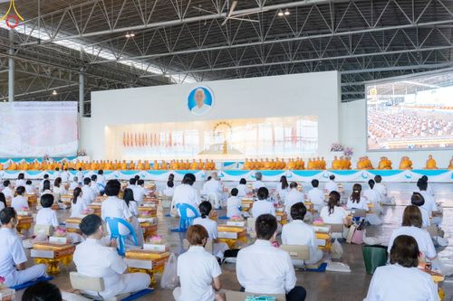 ภาพ No.48244:ประมวลภาพพิธีถวายผ้าอาบน้ำฝน และประทีปโคมไฟ เนื่องในวันอาสาฬหบูชา ประจำปี 2565