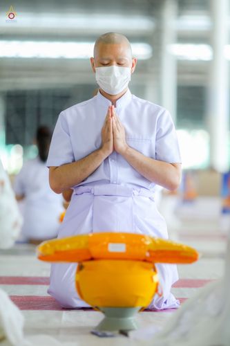 ภาพ No.44263:ประมวลภาพพิธีเวียนประทักษิณ, พิธีวันทาพระมหาธรรมกายเจดีย์ และพิธีขอขมารับผ้าไตร โครงการบวชภาคฤดูร้อน พ.ศ. 2565