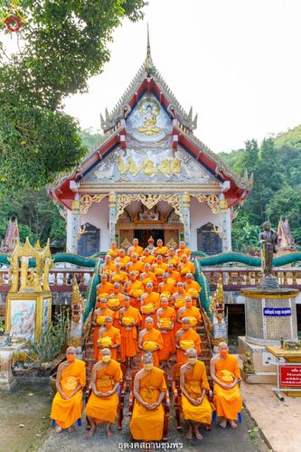 ภาพ No.39846:พิธีตัดปอยผม ปลงผม ขอขมารับผ้าไตรและพิธีบรรพชา ในโครงการอุปสมบท บูชาธรรมมหาปูชนียาจารย์ ประจำปี 2564 ชุดที่ 6