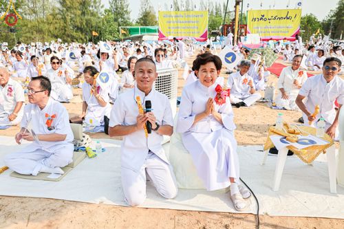 ภาพ No.327241:วันศุกร์ที่ 1 พฤษภาคม พ.ศ.2569 พิธีทอดผ้าป่า โปรยรัตนชาติ ตอกเสาเข็มมงคลต้นแรก สถาปนา “องค์พระเจดีย์เพื่อสร้างสันติภาพโลก” (แห่งแรกของภาคอีสาน) ณ ธุดงคสถานอำนาจเจริญ  อ.เมือง จ.อำนาจเจริญ