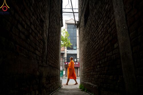 ภาพ No.317218:วันอังคารที่ 31 มีนาคม พ.ศ.2569 จาริกบิณฑบาตแห่งศรัทธา จากวัดอเชศวรสู่สี่แยกปาตันและวัดศรี ประเทศเนปาล