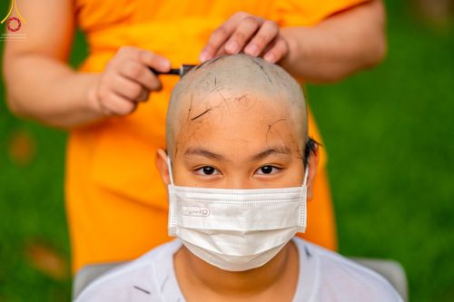 ภาพ No.44527:ประมวลภาพพิธีปลงผม โครงการบรรพชาสามเณรหน่อแก้วเปรียญธรรมรุ่นที่ 10