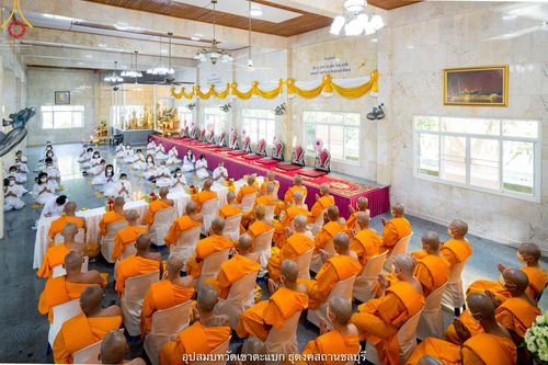 ภาพ No.40327:พิธีตัดปอยผม ปลงผม ขอขมารับผ้าไตรและพิธีบรรพชา ในโครงการอุปสมบท บูชาธรรมมหาปูชนียาจารย์ ประจำปี 2564 ชุดที่ 11