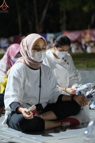 ภาพ No.46545:พิธีจุดโคมวิสาขประทีป วันวิสาขบูชา พ.ศ. 2565 ณ ประเทศอินโดนีเซีย