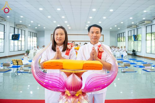 ภาพ No.278406:วันพุธที่ 10 ธันวาคม พ.ศ.2568  พิธีทอดผ้าป่าเพื่อสนับสนุนโครงการตักบาตรพระ 10,000 รูป เมืองกาญจนบุรี ณ อาคารปลูกศรัทธา วัดพระธรรมกาย