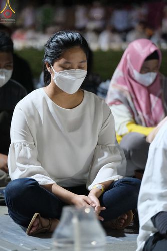 ภาพ No.46544:พิธีจุดโคมวิสาขประทีป วันวิสาขบูชา พ.ศ. 2565 ณ ประเทศอินโดนีเซีย