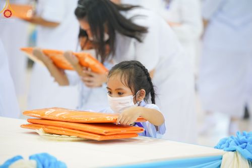 ภาพ No.52475:ประมวลภาพวันคล้ายวันเกิดครบรอบ 138 ปี พระมงคลเทพมุนี (สด จนฺทสโร) พระผู้ปราบมาร ชุดที่ 1