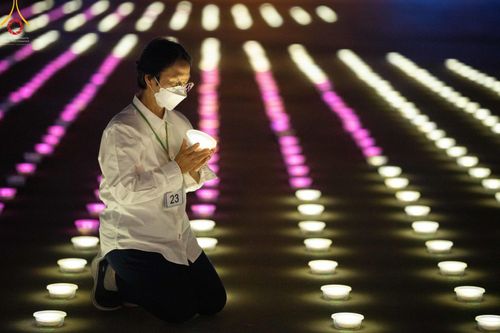 ภาพ No.42035:พิธีฉลองชัยสวดมนต์ บทธัมมจักกัปปวัตตนสูตร 4,000,002,565 จบ เพื่อเป็นสิริมงคลตอนรับศักราชใหม่