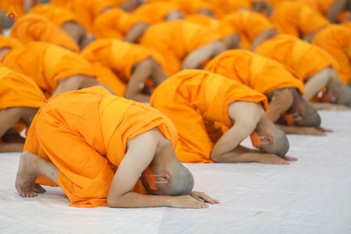 ภาพ No.44378:ประมวลภาพพิธีบรรพชา และพิธีถวายบาตร โครงการบวชภาคฤดูร้อน พ.ศ. 2565