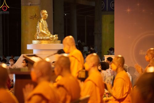 ภาพ No.52597:ประมวลภาพวันคล้ายวันเกิดครบรอบ 138 ปี พระมงคลเทพมุนี (สด จนฺทสโร) พระผู้ปราบมาร ชุดที่ 2