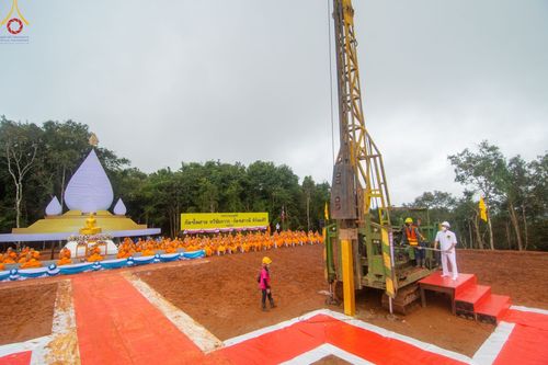 ภาพ No.50686:ประมวลภาพพิธีตักบาตร ณ วัดแม่แพ จ.แม่ฮ่องสอน เนื่องในวันธรรมชัย