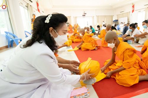 ภาพ No.44890:ประมวลภาพพิธีบรรพชา ในโครงการบรรพชาสามเณรฟื้นฟูพระพุทธศาสนาทั่วไทย ณ ศูนย์อบรมเยาวชนบางปะหัน