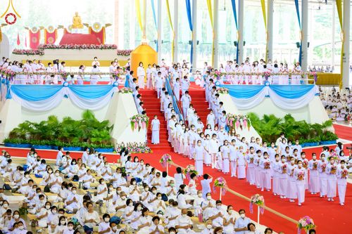 ภาพ No.52368:ประมวลภาพพิธีบูชาข้าวพระ (วันอาทิตย์ต้นเดือนตุลาคม) ณ วัดพระธรรมกาย จ.ปทุมธานี 