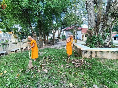 ภาพ No.41006:พิธีตัดปอยผม ปลงผม ขอขมารับผ้าไตรและพิธีบรรพชา ในโครงการอุปสมบท บูชาธรรมมหาปูชนียาจารย์ ประจำปี 2564 ชุดที่ 18