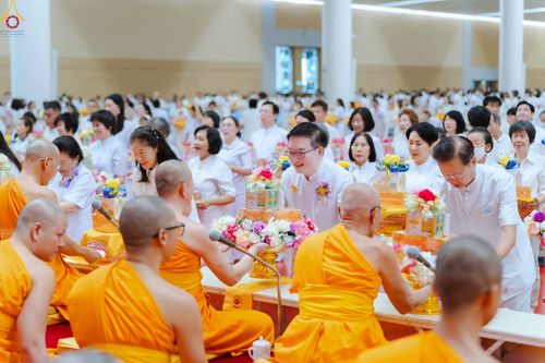 ภาพ No.343678:วันที่ 16 สิงหาคม พ.ศ.2569 พิธีถวายคิลานเภสัช และอุปกรณ์ทางการแพทย์ ณ ห้องแก้วสารพัดนึก2 วัดพระธรรมกาย