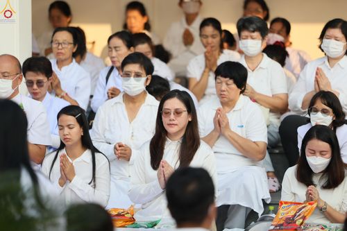 ภาพ No.297600:วันที่ 18 มกราคม พ.ศ. 2569 พิธีตักบาตรพระธรรมยาตรา ณ วัดโบสถ์บน ต.บางคูเวียง จ.นนทบุรี อนุสรณ์สถานลำดับที่ 4 สถานที่เกิดด้วยกายธรรม ในโครงการธรรมยาตรา กตัญญูบูชา มหาปูชนียาจารย์ พระมงคลเทพมุนี(สด จนฺทสโร) พระผู้ปราบมาร อนุสรณ์สถาน 7 แห่ง ปีที่ 14