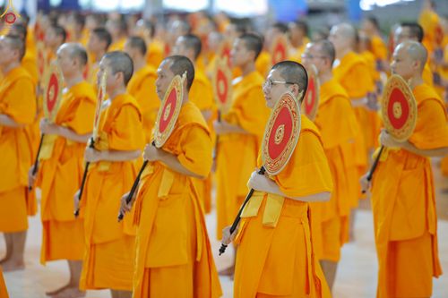 ภาพ No.339059:วันอาทิตย์ที่ 12 กรกฎาคม พ.ศ.2569 พิธีมุทิตาผู้สอบได้เปรียญธรรม ประโยค 1-2 ถึง ป.ธ.9 และ บ.ศ.1-2 ถึง บ.ศ.6 สำนักศาสนศึกษาวัดพระธรรมกาย ประจำปี 2569, พิธีมอบตราตั้งแต่งตั้งอาจารย์ใหญ่ สำนักศาสนศึกษาวัดพระธรรมกาย