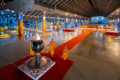 ภาพ No.280284:วันที่ 31 ธันวาคม พ.ศ.2568 -วันที่ 1 มกราคม พ.ศ.2569 พิธีฉลองชัยสวดมนต์บทธัมมจักกับปปวัตนสูตร ครบ 8,000,000,000 จบ , พิธีสวดมนต์ข้ามปี ณ วัดพระธรรมกาย