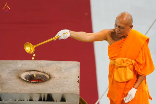 ภาพ No.81628:พิธีหล่อพระประธานเพื่อประดิษฐาน ณ ห้องแก้วสารพัดนึก 2 เนื่องในวันวิสาขบูชา วันเสาร์ที่ 3 มิถุนายน 2566 ณ วัดพระธรรมกาย จ.ปทุมธานี