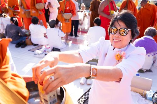 ภาพ No.281452:วันเสาร์ที่ 27 ธันวาคม พ.ศ.2568 พิธีตักบาตรพระ ๑,๐๐๐ รูป   เพื่อความเป็นสิริมงคลแก่ชีวิตและแผ่นดินไทย  มหากุศลครั้งยิ่งใหญ่แห่งปี ส่งท้ายปีเก่า ต้อนรับปีใหม่  ณ ถนนหน้าที่ว่าการอำเภอภูเรือ จังหวัดเลย