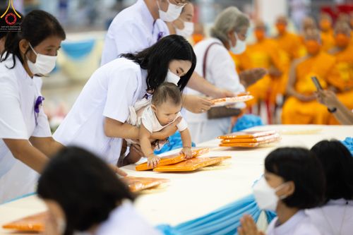 ภาพ No.52479:ประมวลภาพวันคล้ายวันเกิดครบรอบ 138 ปี พระมงคลเทพมุนี (สด จนฺทสโร) พระผู้ปราบมาร ชุดที่ 1