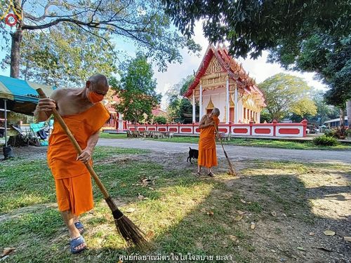 ภาพ No.40997:พิธีตัดปอยผม ปลงผม ขอขมารับผ้าไตรและพิธีบรรพชา ในโครงการอุปสมบท บูชาธรรมมหาปูชนียาจารย์ ประจำปี 2564 ชุดที่ 18