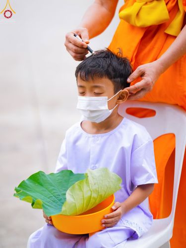 ภาพ No.44038:ประมวลภาพพิธีปลงผม โครงการบรรพชาสามเณรฟื้นฟูพระพุทธศาสนาทั่วไทย ณ ศูนย์อบรมวัดพระธรรมกาย