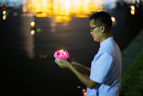 ภาพ No.55407:ประมวลภาพพิธีลอยกระทงธรรม ณ วัดพระธรรมกาย (วันที่ 8 พฤศจิกายน พ.ศ. 2565)