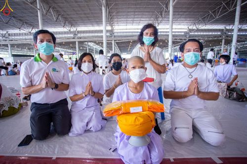 ภาพ No.79384:พิธีขอขมา มอบบาตรและผ้าไตร ในโครงการบรรพชาสามเณรฟื้นฟูพระพุทธศาสนาทั่วไทย โครงการอบรมยุวธรรมทายาท มัชฌิมธรรมทายาท และธรรมทายาทรุ่นอุดมศึกษา ณ สภาธรรมกายสากล วัดพระธรรมกาย วันเสาร์ที่ 1 เมษายน พ.ศ. 2566