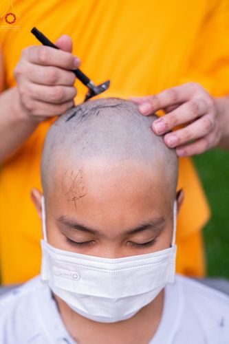 ภาพ No.44517:ประมวลภาพพิธีปลงผม โครงการบรรพชาสามเณรหน่อแก้วเปรียญธรรมรุ่นที่ 10