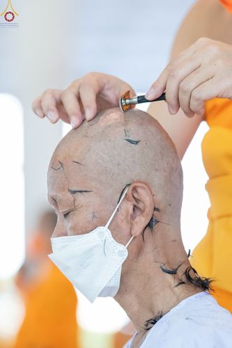 ภาพ No.56800:พิธีปลงผมนาคธรรมทายาท โครงการอุปสมบทบูชาธรรม มหาปูชนียาจารย์ประจำปี 2565 ณ สภาธรรมกายสากล วัดพระธรรมกาย