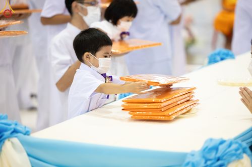 ภาพ No.52480:ประมวลภาพวันคล้ายวันเกิดครบรอบ 138 ปี พระมงคลเทพมุนี (สด จนฺทสโร) พระผู้ปราบมาร ชุดที่ 1