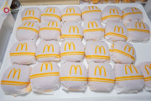 ภาพ No.301838:วันที่ 24 มกราคม พ.ศ. 2569 พิธีถวายภัตตาหารเป็นสังฆทาน แด่พระธรรมยาตรา ณ อนุสรณ์สถานบางปลา วัดบางปลา อำเภอบางเลน จังหวัดนครปฐม ในโครงการธรรมยาตรา กตัญญูบูชา มหาปูชนียาจารย์ พระมงคลเทพมุนี(สด จนฺทสโร) พระผู้ปราบมาร อนุสรณ์สถาน 7 แห่ง ปีที่ 14