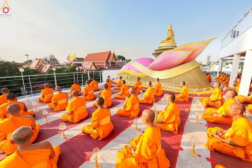 ภาพ No.302784:วันที่ 24 มกราคม พ.ศ. 2569 พิธีจุดประทีปธรรมถวายเป็นพุทธบูชา  และบูชาธรรมมหาปูชนียาจารย์  ณ อาคารธรรมยาตรา กตัญญูบูชามหาปูชนียาจารย์  ตรงข้ามวัดปากน้ำภาษีเจริญ จ.กรุงเทพมหานคร ในโครงการธรรมยาตรา กตัญญูบูชา มหาปูชนียาจารย์ พระมงคลเทพมุนี(สด จนฺทสโร) พระผู