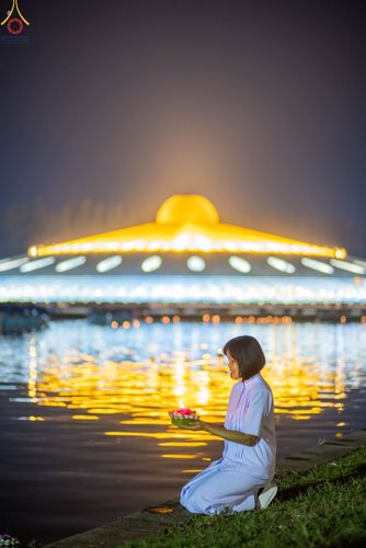 ภาพ No.55408:ประมวลภาพพิธีลอยกระทงธรรม ณ วัดพระธรรมกาย (วันที่ 8 พฤศจิกายน พ.ศ. 2565)