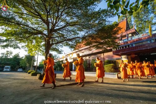 ภาพ No.40239:พิธีตัดปอยผม ปลงผม ขอขมารับผ้าไตรและพิธีบรรพชา ในโครงการอุปสมบท บูชาธรรมมหาปูชนียาจารย์ ประจำปี 2564 ชุดที่ 10