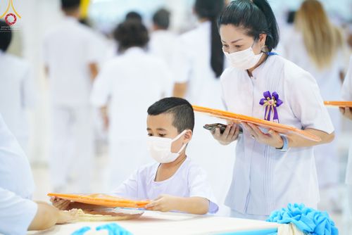 ภาพ No.52481:ประมวลภาพวันคล้ายวันเกิดครบรอบ 138 ปี พระมงคลเทพมุนี (สด จนฺทสโร) พระผู้ปราบมาร ชุดที่ 1