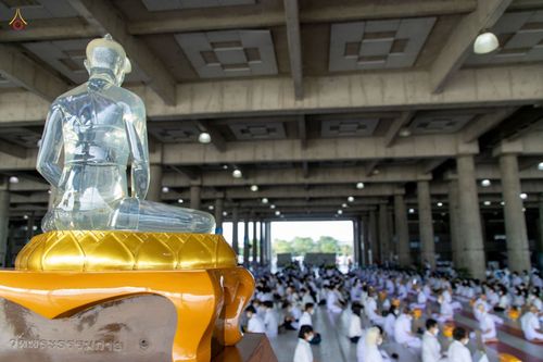 ภาพ No.47595:ประมวลภาพพิธีขอขมาและมอบผ้าไตร โครงการบรรพชาอุปสมบทหมู่ รุ่นเข้าพรรษา 2565