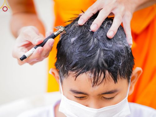 ภาพ No.44029:ประมวลภาพพิธีปลงผม โครงการบรรพชาสามเณรฟื้นฟูพระพุทธศาสนาทั่วไทย ณ ศูนย์อบรมวัดพระธรรมกาย